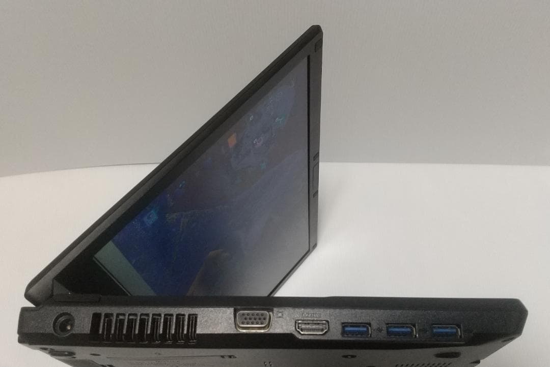 富士通 LIFEBOOK A576/RX　15.6インチ
