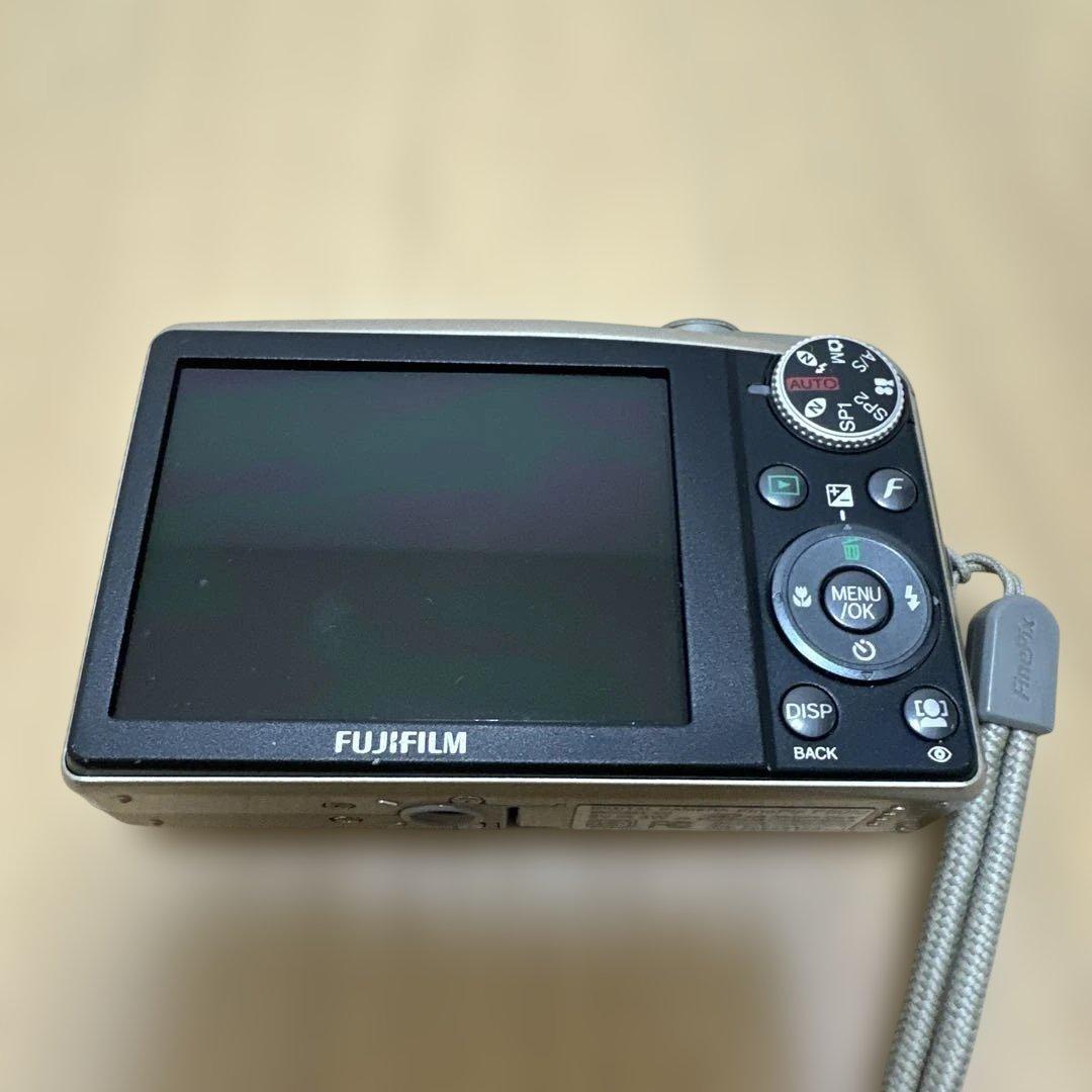 FUJIFILM FinePix F50fd シルバー 動作確認済み