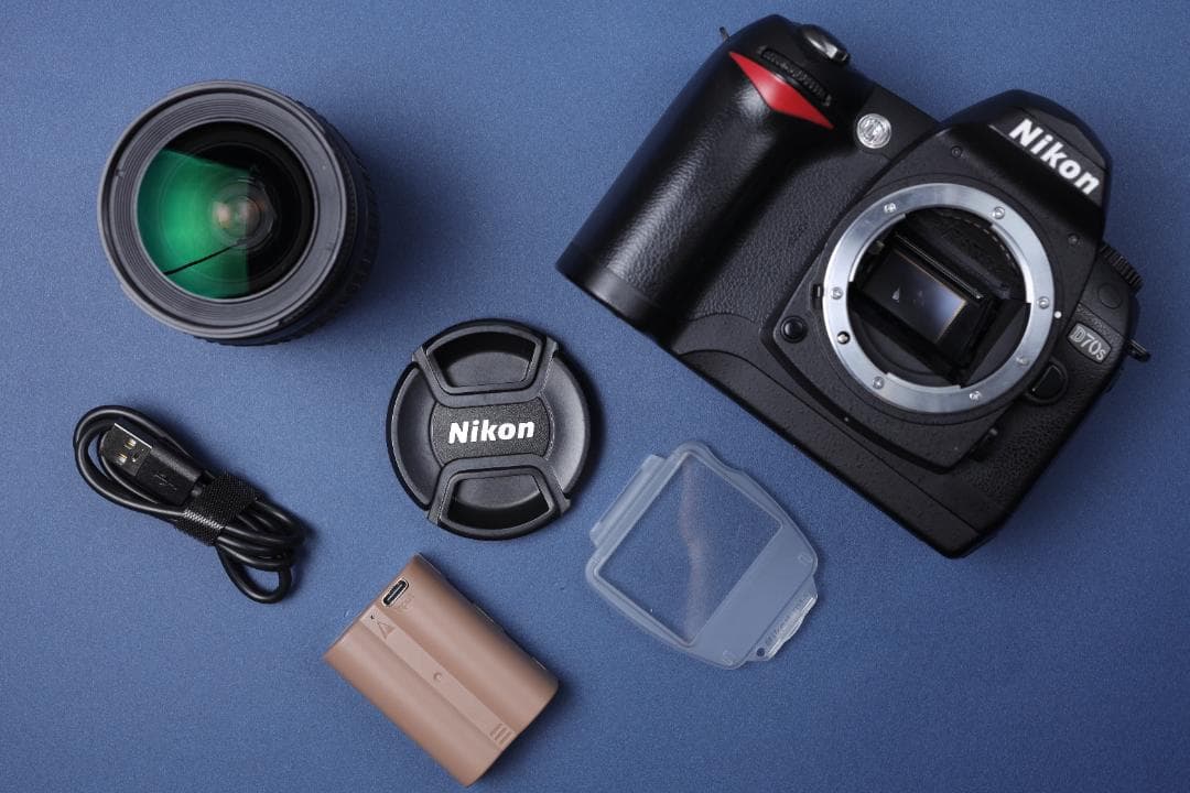 [#734] ニコン NIKON D70S & AF NIKKOR 28-80