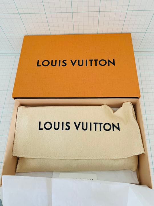 LOUIS VUITTONのスマホケース