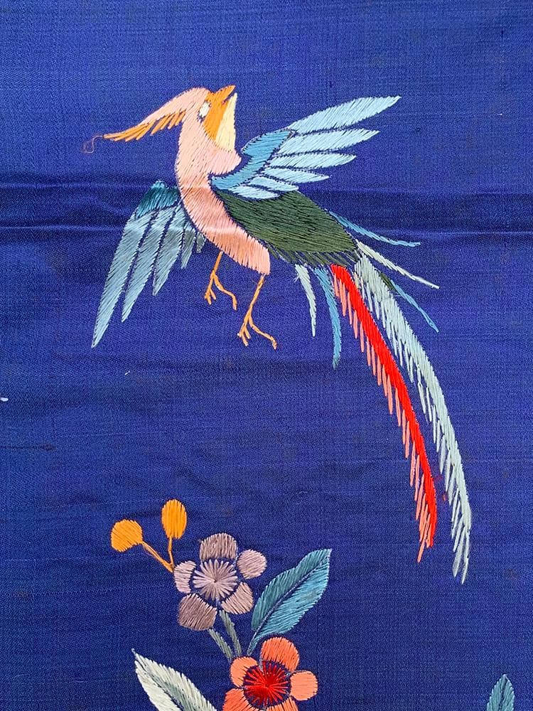 【繍】　★ 織繍 宝藍色地花鳥紋繍片 ★　民国期　錦鶏 花卉 刺繍文様　明清繍品