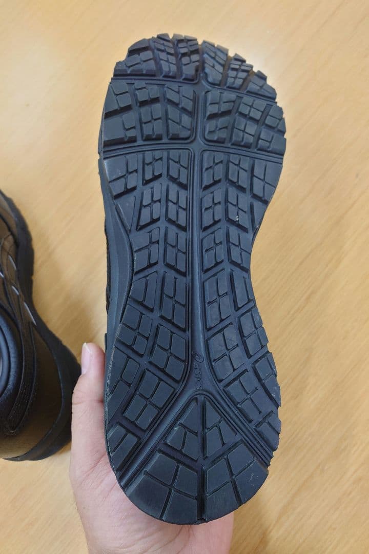 着用1回☆アシックス CP301 ベルクロ 安全靴 25cm 3E 黒