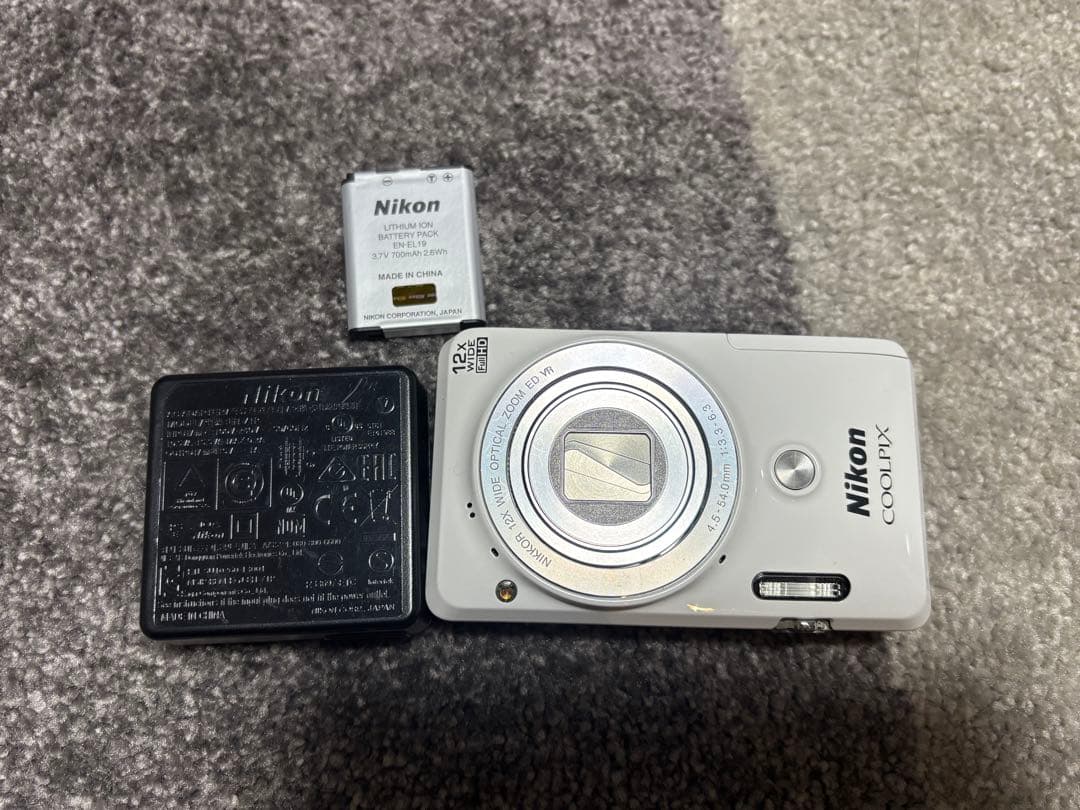 Nikon COOLPIX S6900 ホワイト 本体＋充電器 Wi-Fi搭載