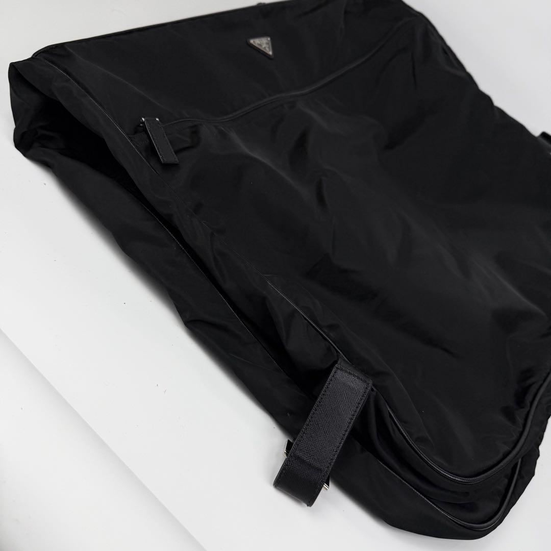 【付属あり/近現行】極美品 プラダ ガーメントバッグ ショルダー付 三角ロゴ 黒