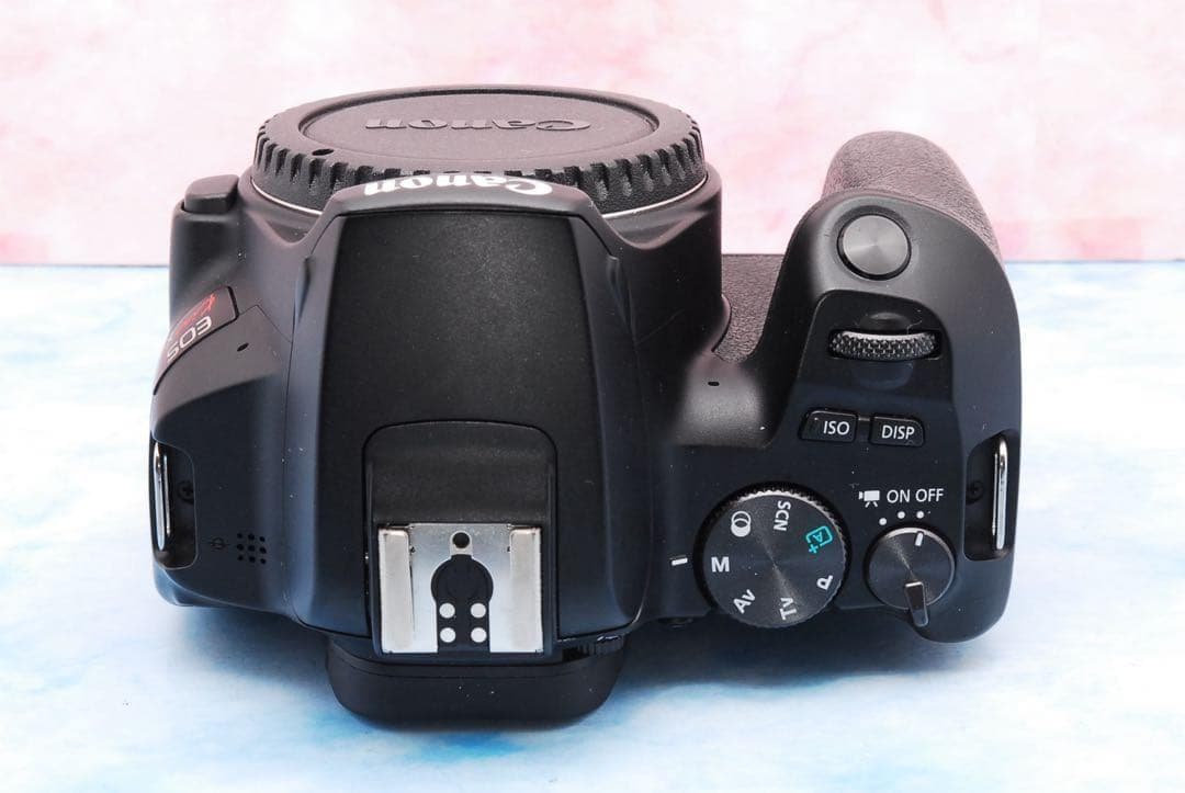 Canon EOS Kiss X10☆一眼レフカメラ☆超望遠レンズ付Wレンズ