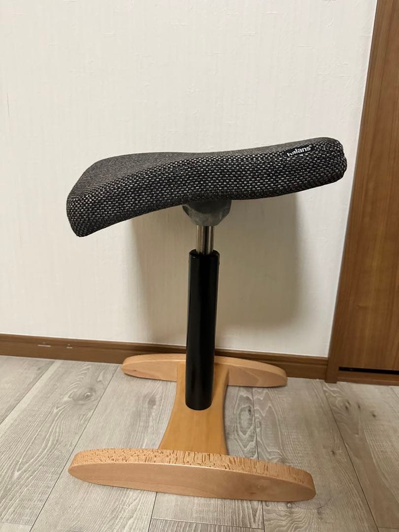 美品 バランスシナジー 腰痛対策チェア スクエア