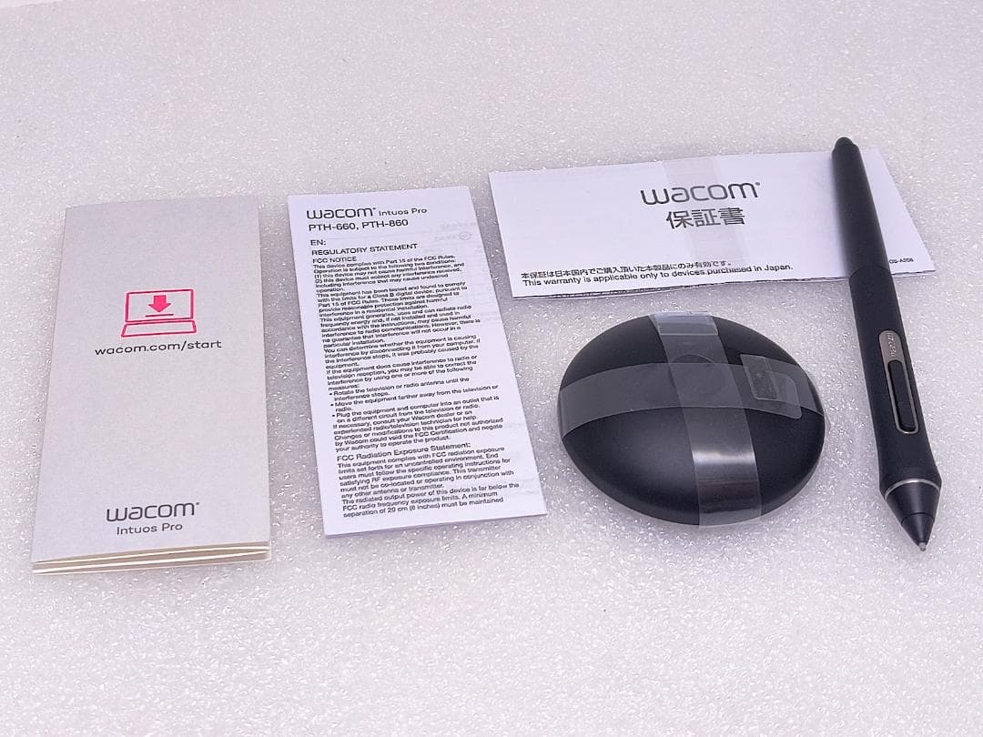 【美品】Wacom Intuos Pro ペンタブレット PTH660K0