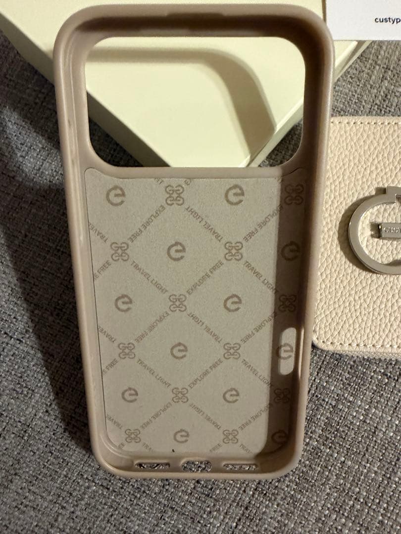 CUSTYPE レザー風 iPhoneケース クリーム色