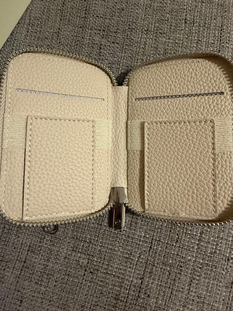 CUSTYPE レザー風 iPhoneケース クリーム色