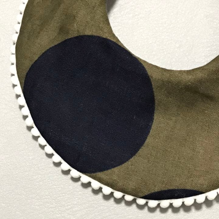 【SALE】B81 ポンポン付き まんまる スタイ ハンドメイド リバーシブル