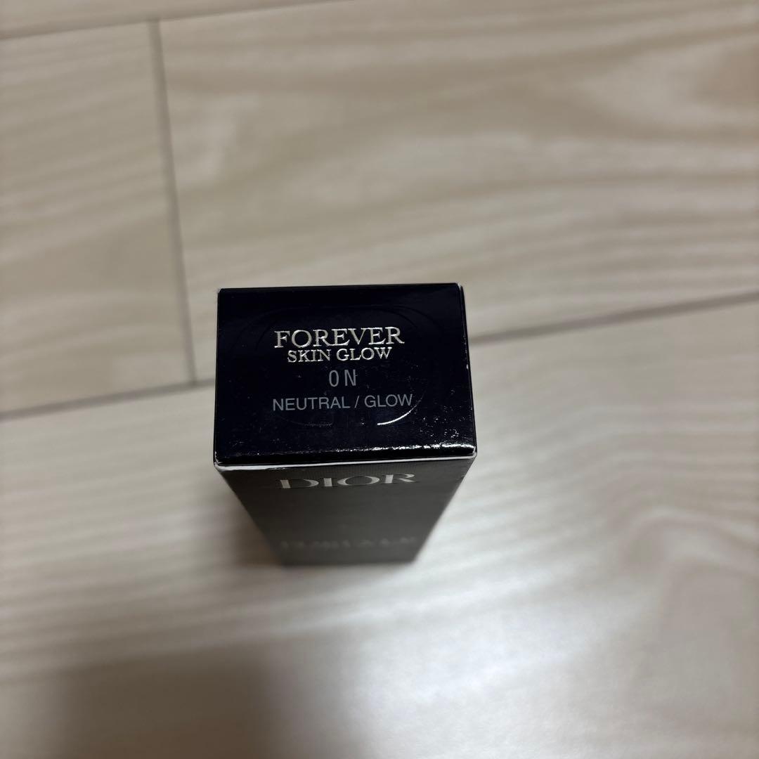 Dior ディオールスキン　フォーエヴァー　フルイド　グロウ　0N