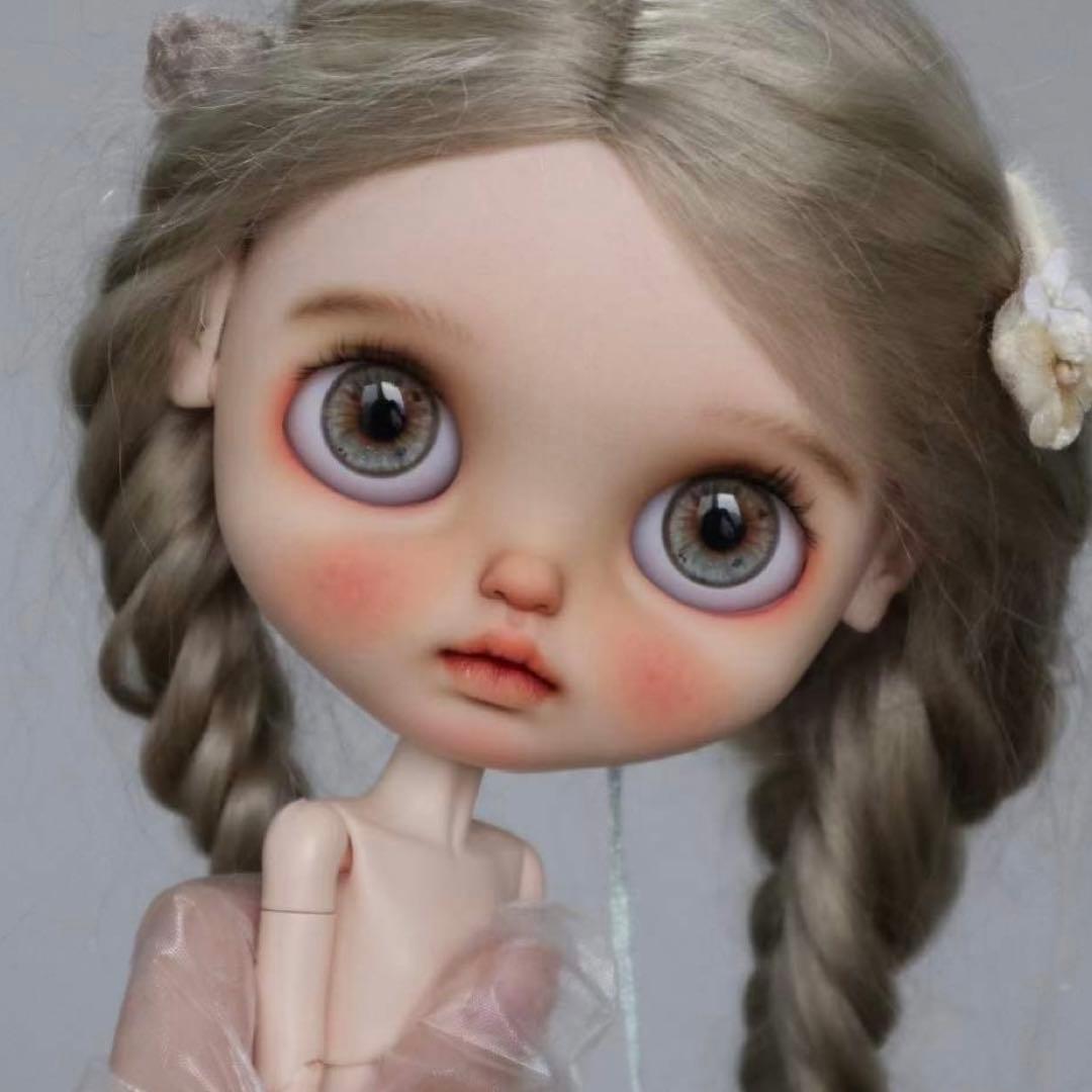 カスタムブライス 人気海外作家様 かわいい 幼い 繊細なメイク 優しい きれい