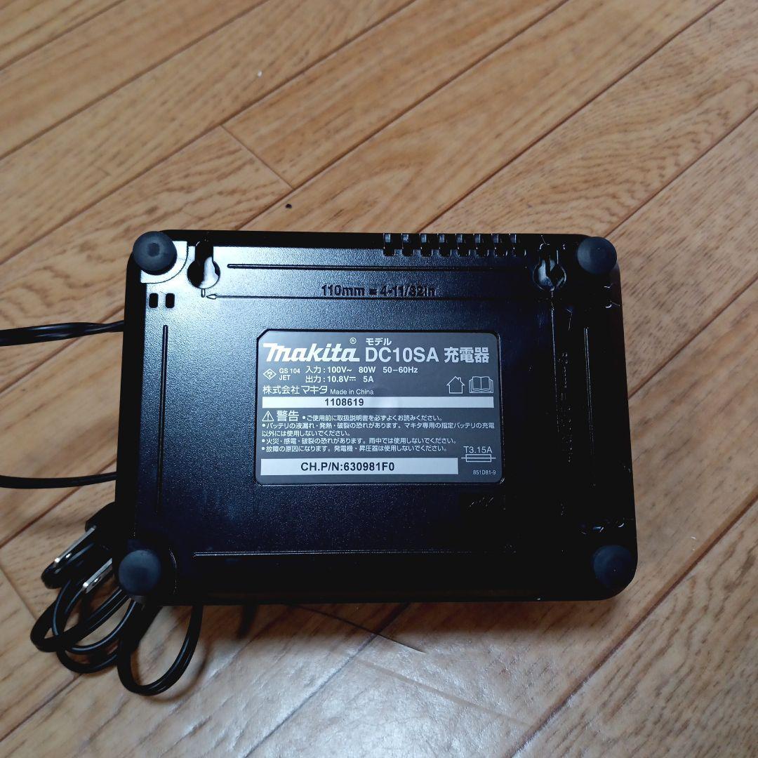 マキタ10.8V充電式クリーナ　CL108FD 純正バッテリー、充電器付