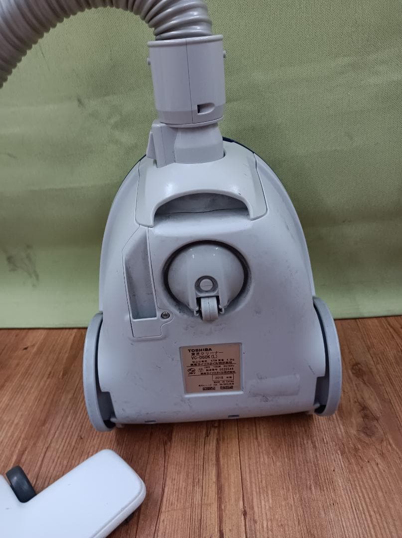 都《ZTQMD》東芝　VC-D50K-L　2018年製　紙パック式掃除機