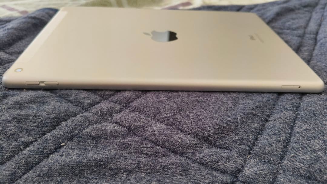 iPad9 第9世代 64GB iPadOS18 Cellular版