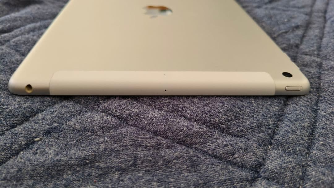 iPad9 第9世代 64GB iPadOS18 Cellular版