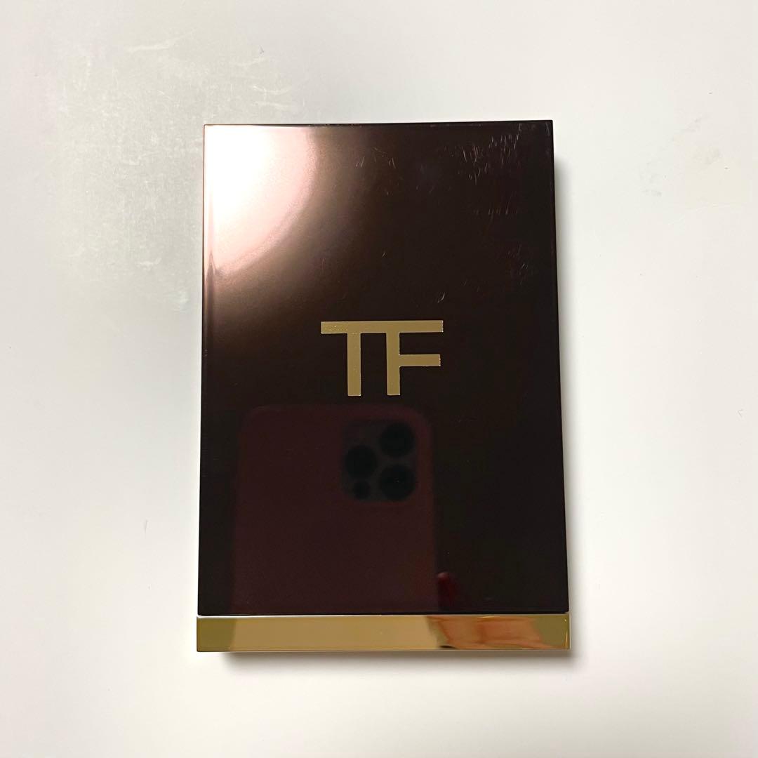 【極美品】TOM FORD アイ カラー クォード 42A&外袋付き