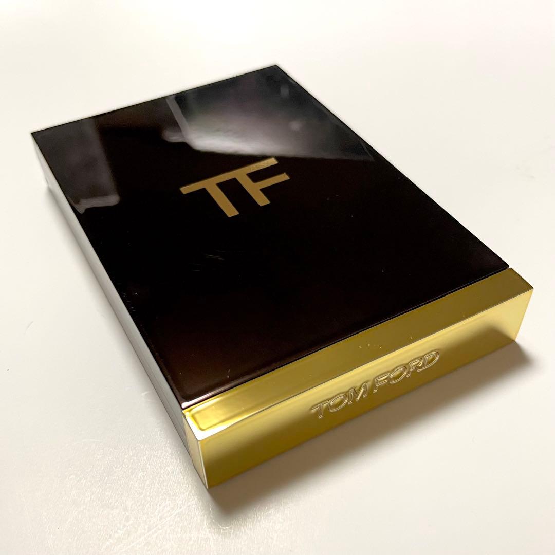 【極美品】TOM FORD アイ カラー クォード 42A&外袋付き