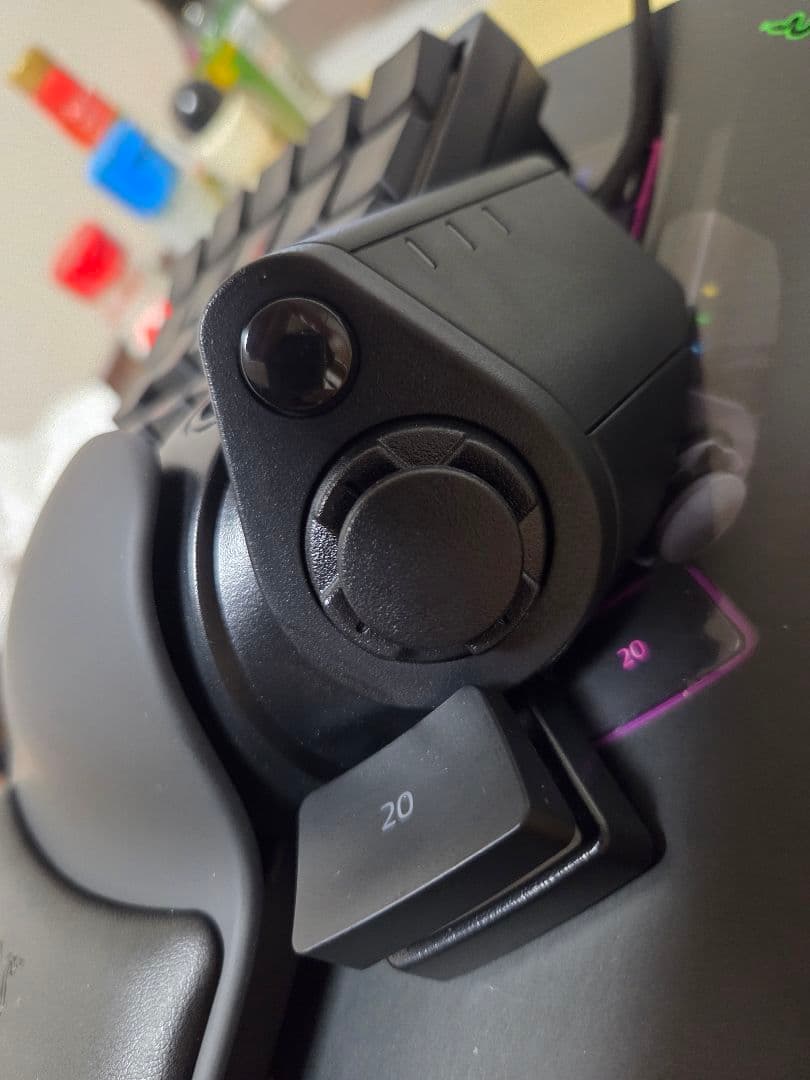 PC用ゲームコントローラー・コンバーター Razer TARTARUS V2