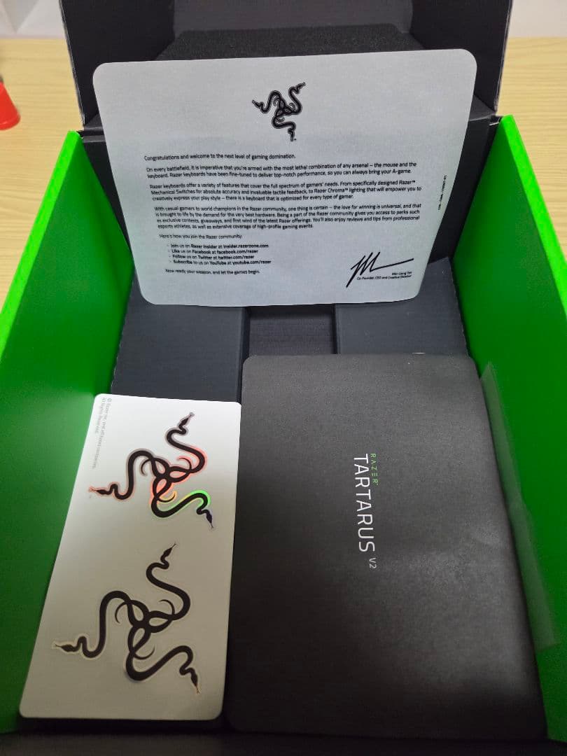PC用ゲームコントローラー・コンバーター Razer TARTARUS V2