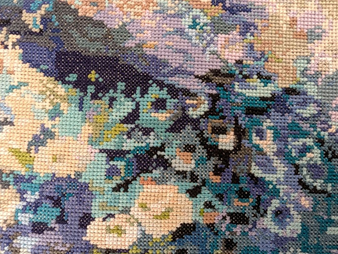 ハンドメイド　クロスステッチ完成品　クジャク　刺繍