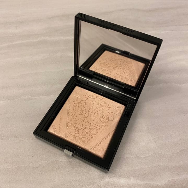 ジバンシーGIVENCHY　フェイスパウダー　タンクチュールパウダー　新品　限定