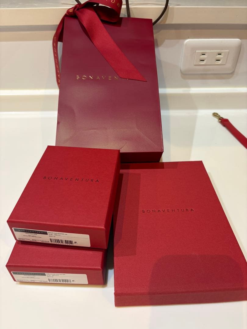 美品 ボナベンチュラ iPhone16ケース カードケース付
