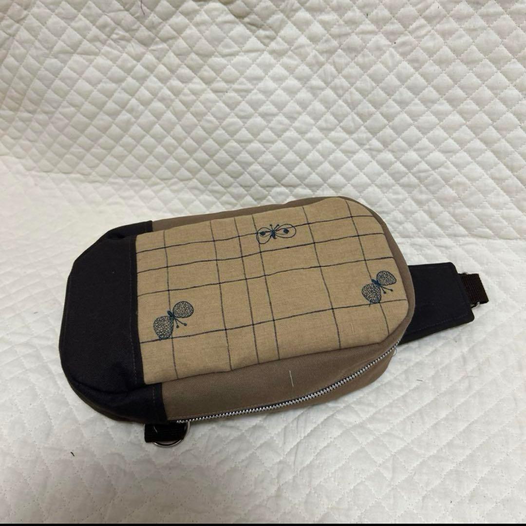 ミナペルホネン　ハンドメイド　BOXタイプボディバッグ　chouchoチェックべ
