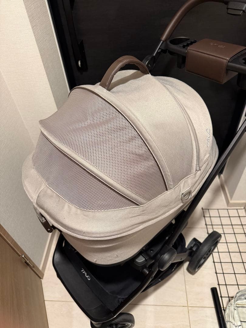 Tavo 犬用ベビーカー ベージュ カップホルダー付き