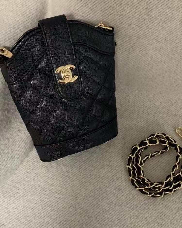 Chanel //ノベルティ キルティング チェーン ショルダーバッグ**