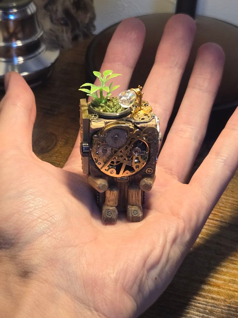 スチームパンク風木製オブジェ