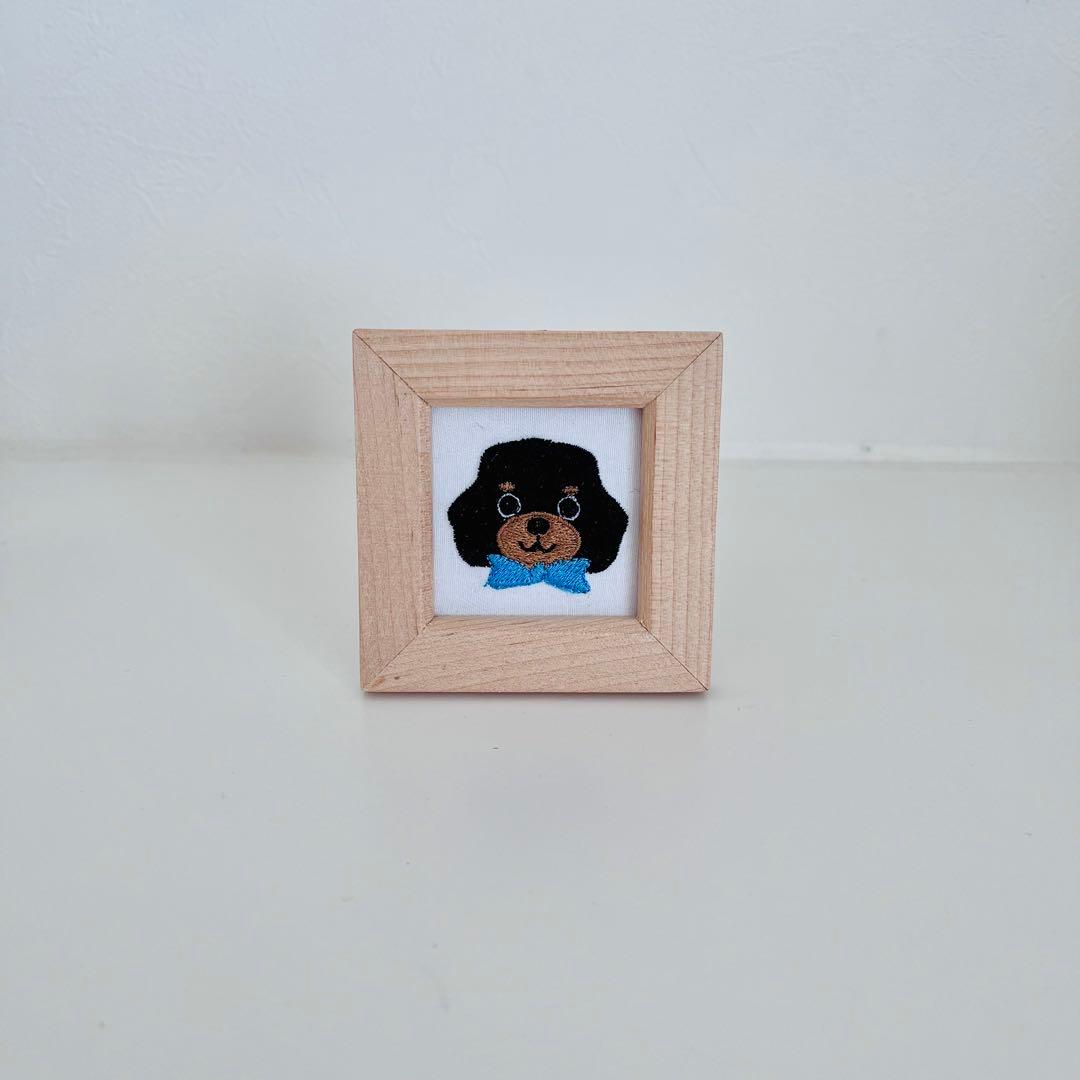 刺繍　キャバリア　犬　ハンドメイド　フレーム