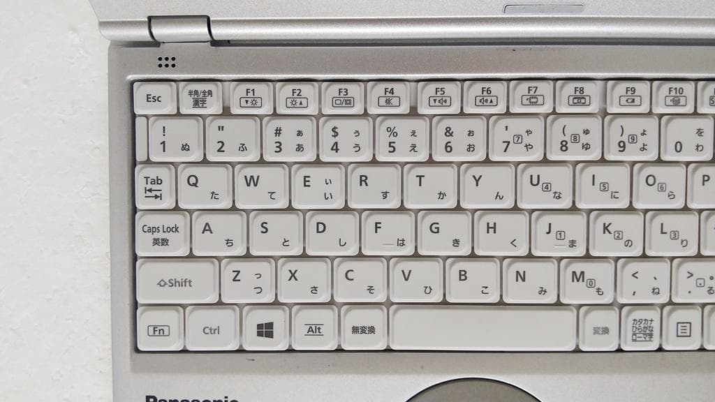 軽量コンパクト Panasonic CF-SZ6（予備バッテリー付）