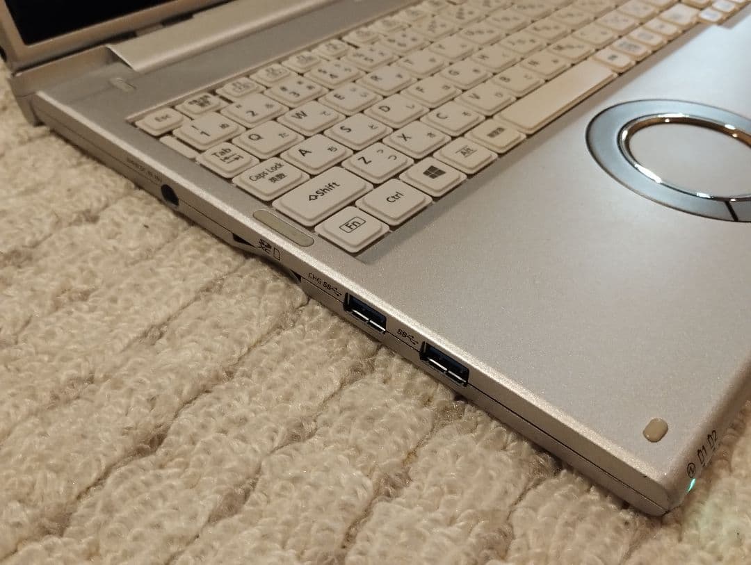 ノートPC（2in1モデル）CF-XZ6 タブレットモード可能