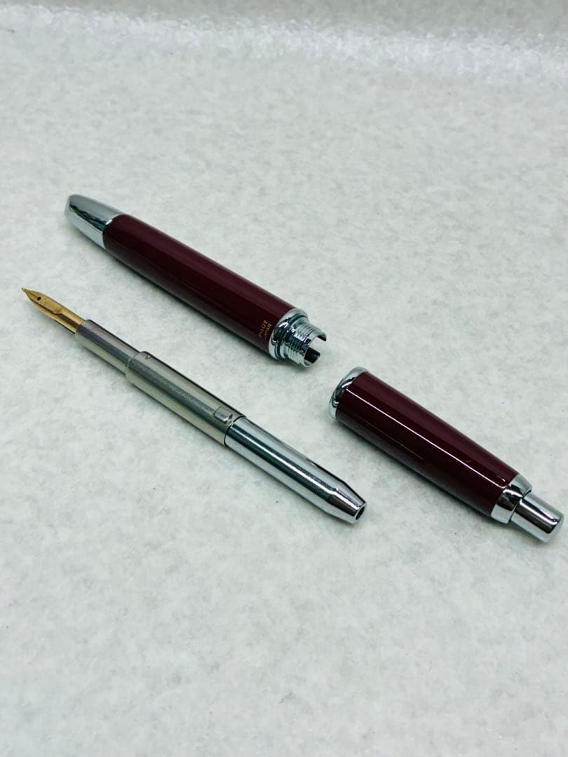 Z04）美品 PILOT パイロット キャップレス 万年筆 M ワインレッド