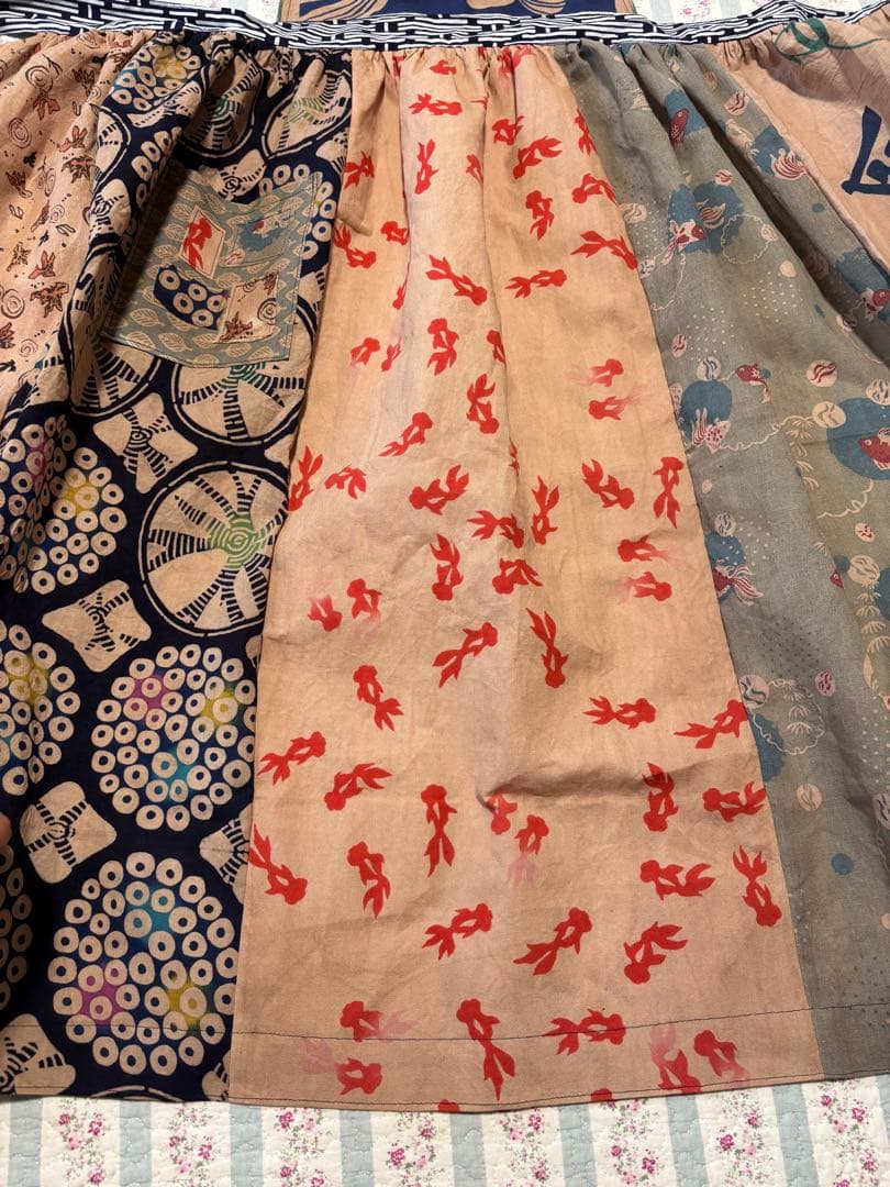 1093 胸当てつきエプロン　金魚　手ぬぐい　リメイク　ハンドメイド　着物