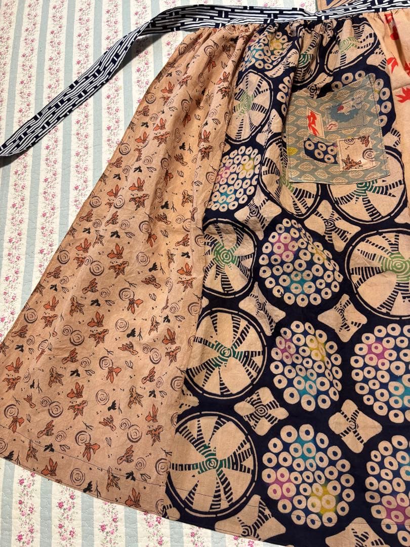 1093 胸当てつきエプロン　金魚　手ぬぐい　リメイク　ハンドメイド　着物