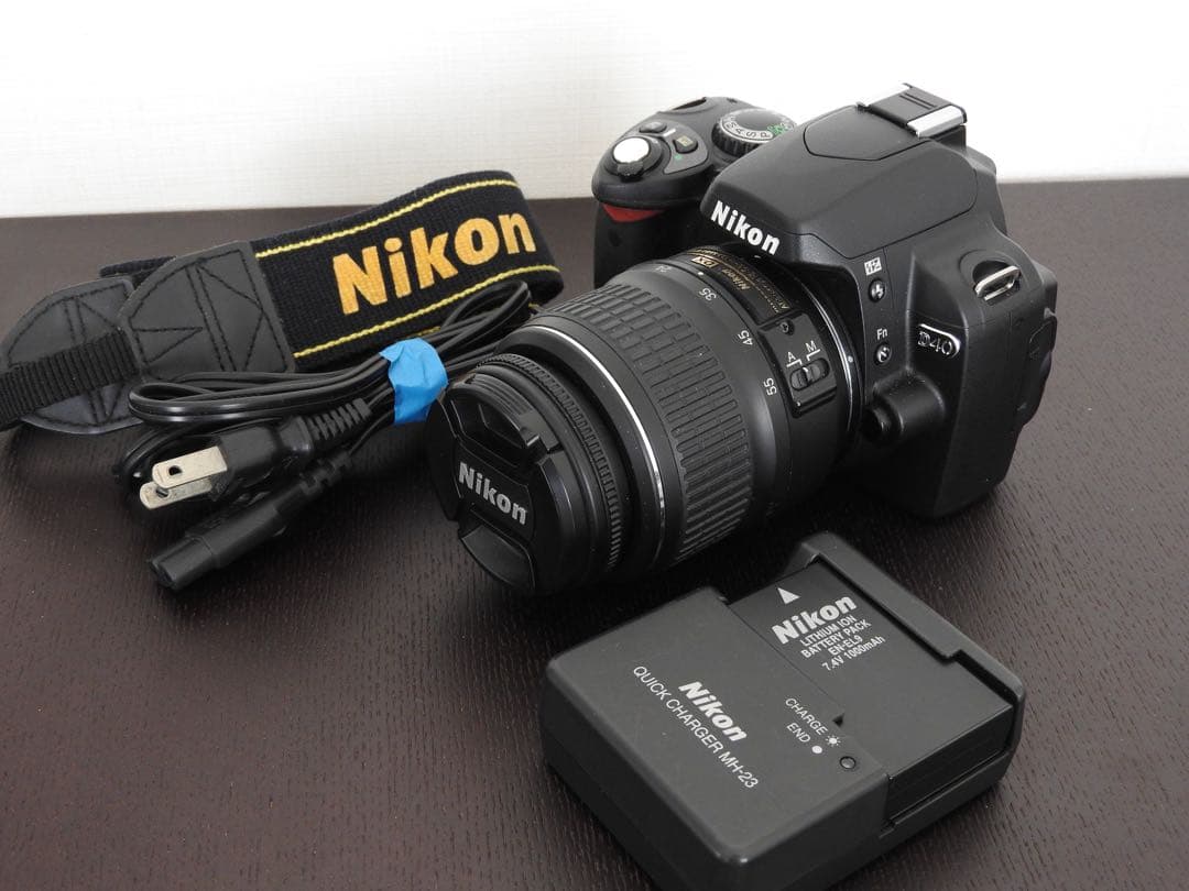 Nikon D40 AF-S 18-55 ニコン純正レンズセット S数約960回