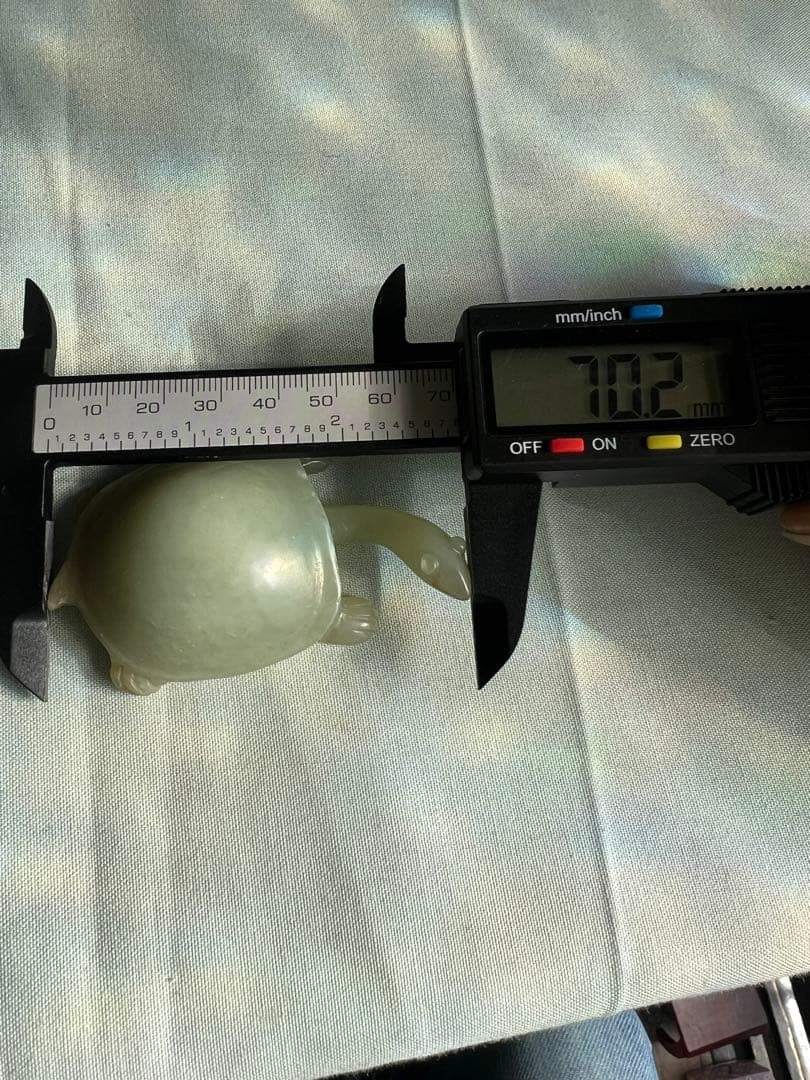 天然石製 玉 彫刻 亀の置物
