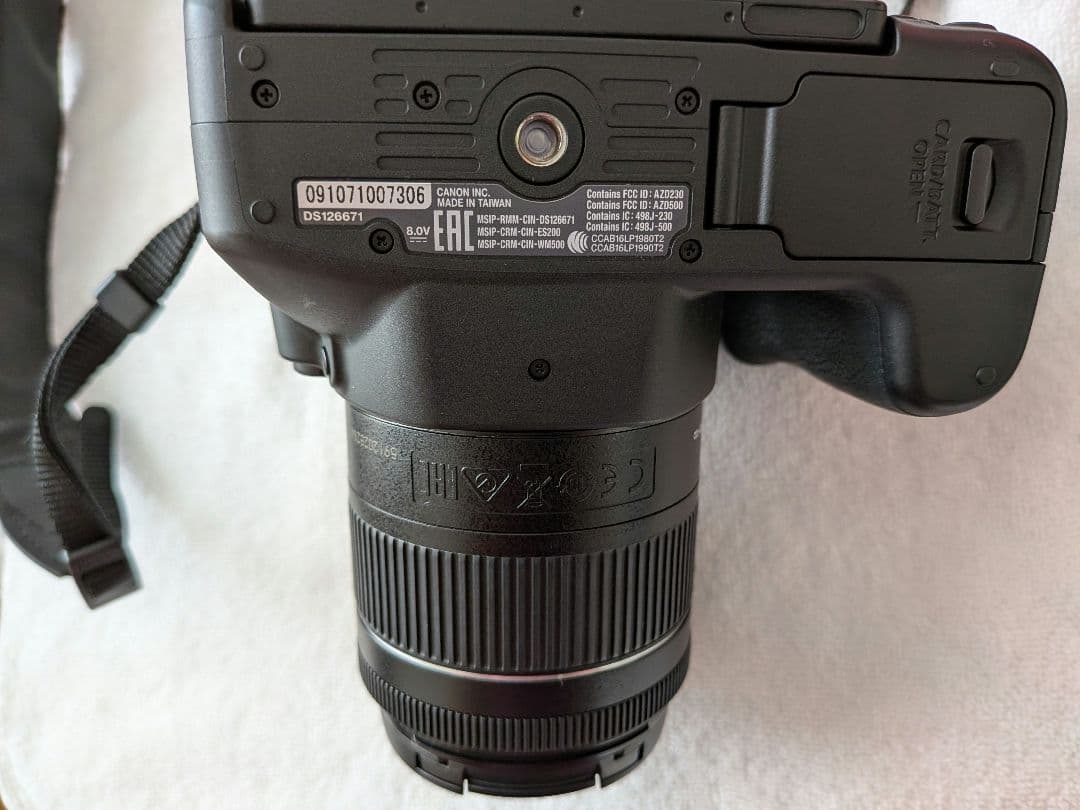 Canon EOS Kiss X9 18-55mm デジタル一眼レフカメラ 本体