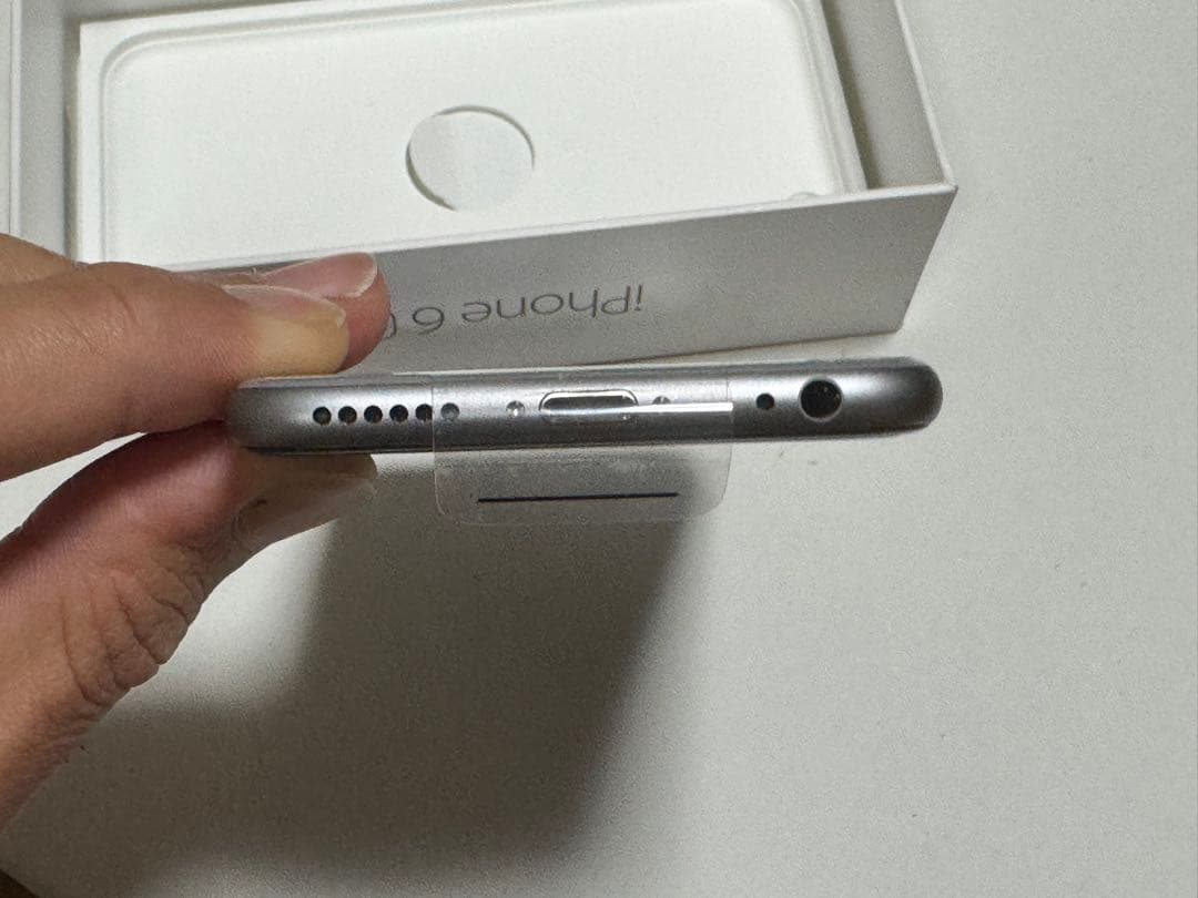 Apple iPhone 6s スペースグレー 本体