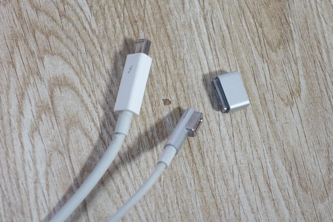 ディスプレイ・モニター本体 Apple ThunderboltDisplay27 /A1407