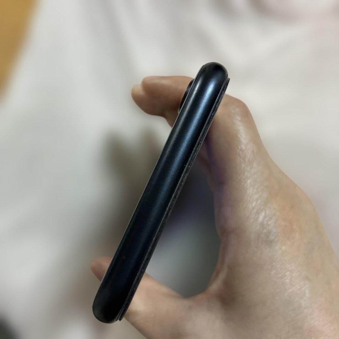 機種名···iPhone SE (第3世代)