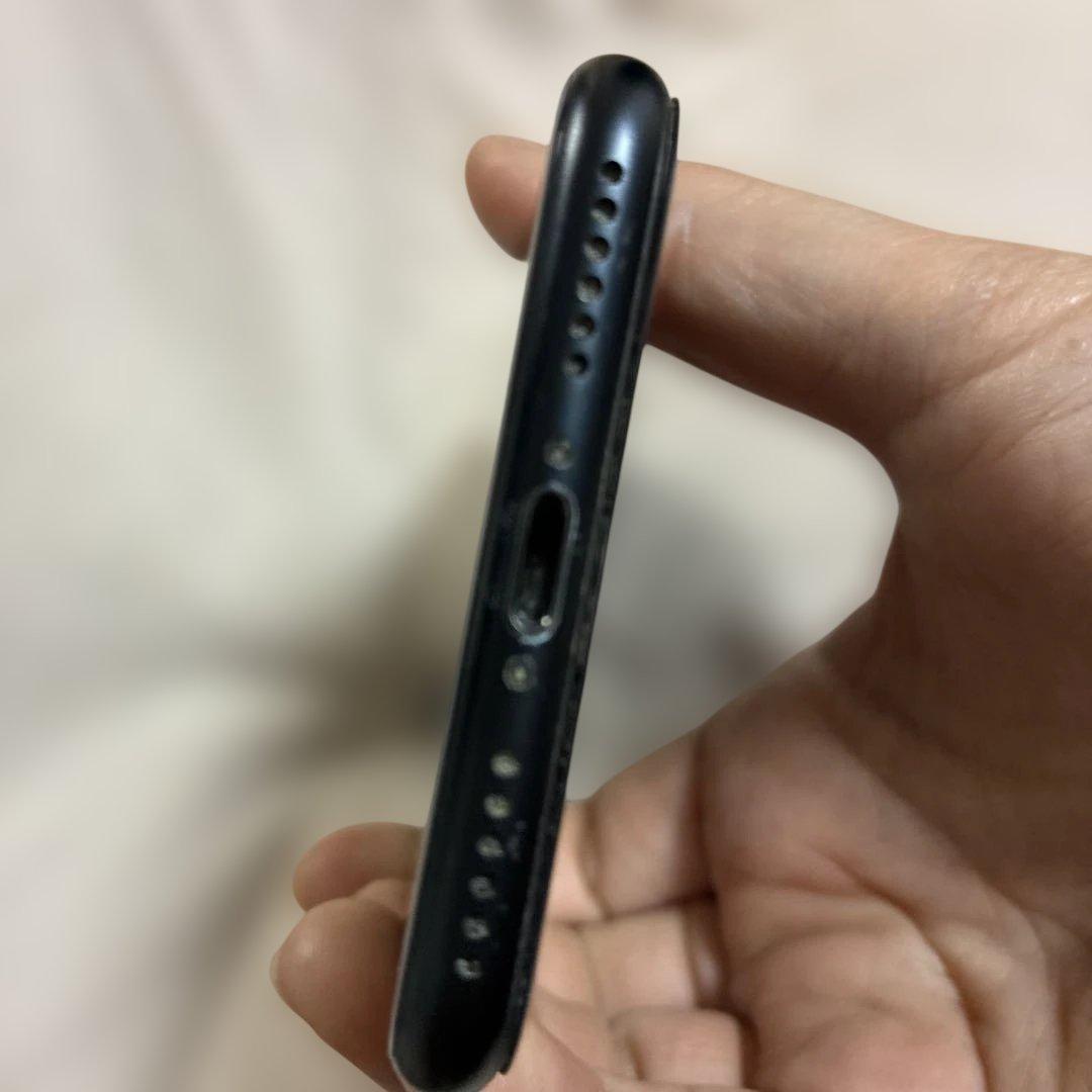 機種名···iPhone SE (第3世代)