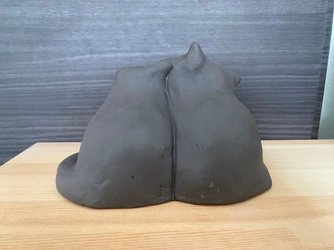 布施猫笑店　黒猫　猫　陶器　置物
