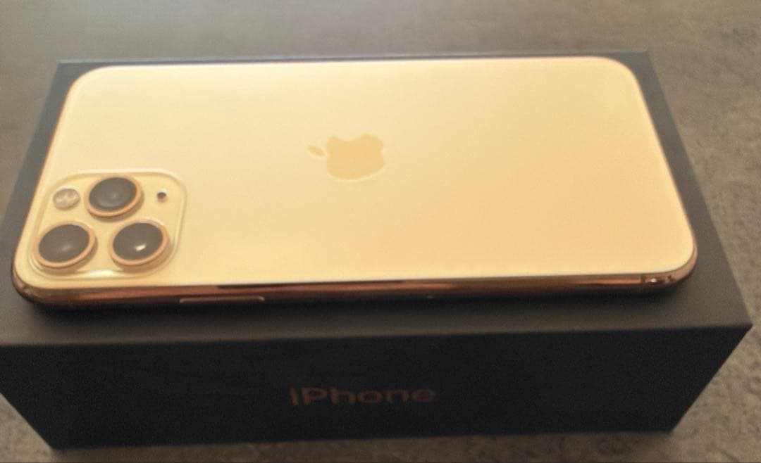 iPhone 11 Pro 256GB ゴールド 箱、付属品付き《美品》