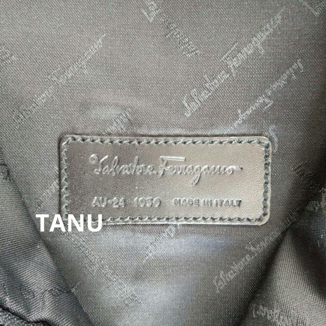 ガーメントバック フェラガモ Ferragamo