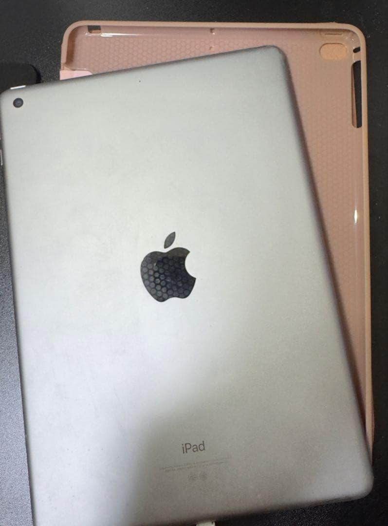 Apple iPad (第5世代) 128GB 本体 ケース付き