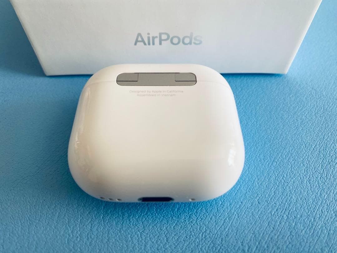 AirPods 第4世代 充電ケースのみ ノイキャン付 A3059 SOGD