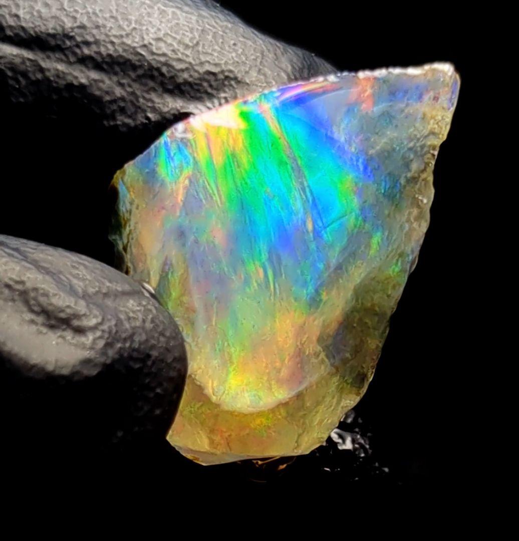 【14ct】エチオピア　オパール　原石　虹　レインボー　コントラルスオパール